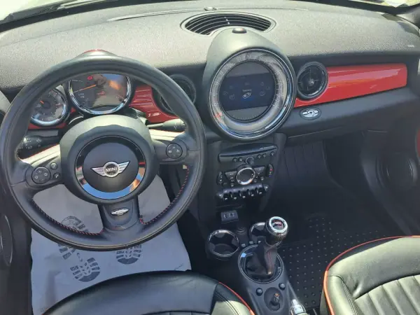 MINI Roadster 2012 - 16990 EUR, 102919 km - 102919km - foto 11 de 47