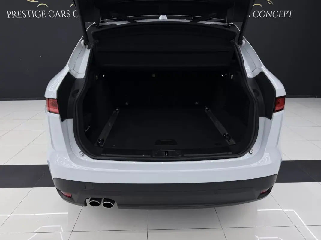 Jaguar F-Pace 2017 - 27950 EUR, 141687 km - 141687km - foto 15 de 48