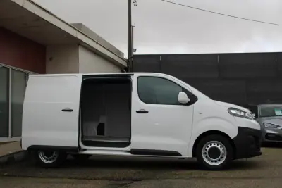 Citroën Jumpy 2016 - 13990 EUR, 148000 km - AUTO.MOTO.pt - 148000km - foto 7 de 22