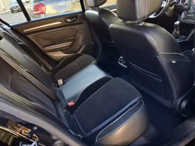 Renault Mégane Sport Tourer 2017 - 11500 EUR, 150000 km - AUTO.MOTO.pt - 150000km - foto 17 de 20