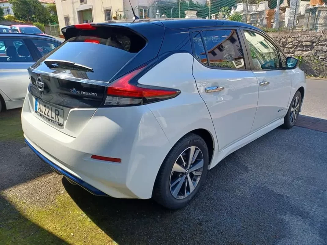 Nissan Leaf 2018 - 18500 EUR, 30000 km - 30000km - foto 5 de 9