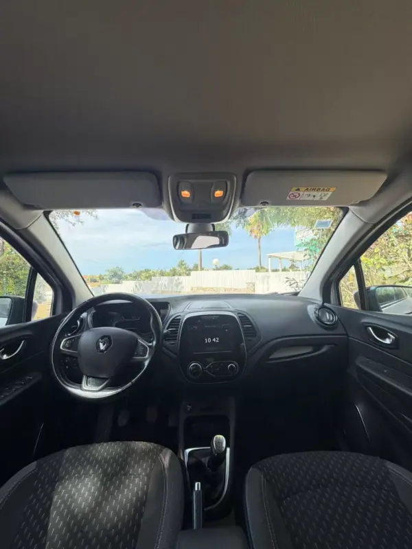 Renault Captur 2019 - 14900 EUR, 95873 km - AUTO.MOTO.pt - 95873km - foto 9 de 9