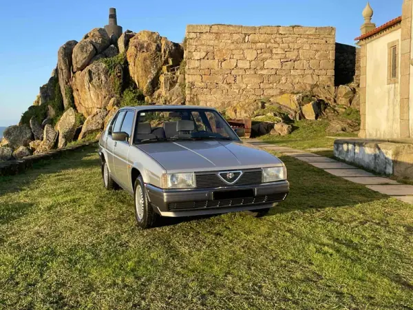 Alfa Romeo 90 1988 - 18900 EUR, 27700 km - AUTO.MOTO.pt - 27700km - foto 60 de 60