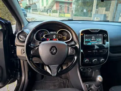 Renault Clio 2015 - 8900 EUR, 139000 km - AUTO.MOTO.pt - 139000km - foto 6 de 12