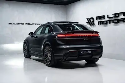 Porsche Macan 2024 - 87950 EUR, 16000 km - AUTO.MOTO.pt - 16000km - foto 11 de 60