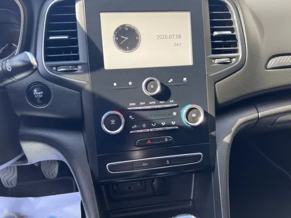 Renault Mégane Sport Tourer 2019 - 12500 EUR, 232000 km - AUTO.MOTO.pt - 232000km - foto 10 de 16