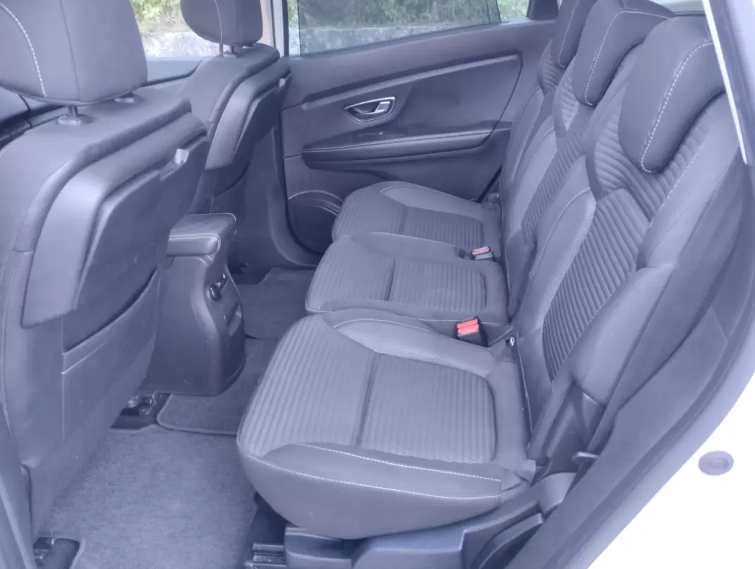Renault Grand Scénic 2017 - 13750 EUR, 200000 km - 200000km - foto 16 de 27