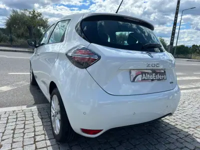 Renault Zoe 2020 - 17900 EUR, 44039 km - AUTO.MOTO.pt - 44039km - foto 3 de 33