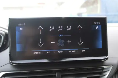 Peugeot 3008 2021 - 22490 EUR, 126000 km - AUTO.MOTO.pt - 126000km - foto 24 de 27