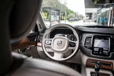 Volvo XC 90 2016 - 24990 EUR, 206775 km - AUTO.MOTO.pt - 206775km - foto 39 de 50