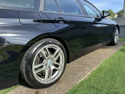 BMW 320 2013 - 12900 EUR, 228000 km - AUTO.MOTO.pt - 228000km - foto 21 de 57