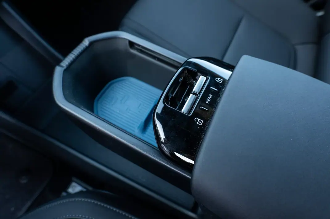 Volvo EX 30 2024 - 31900 EUR, 28000 km - AUTO.MOTO.pt - 28000km - foto 21 de 26