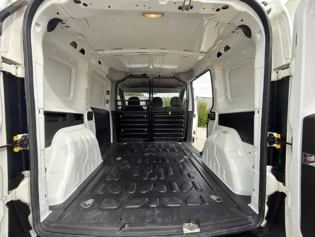 Fiat DOBLO MULTIJET COM IVA 3Lug 2021 - 10900 EUR, 129990 km - AUTO.MOTO.pt - 129990km - foto 4 de 19