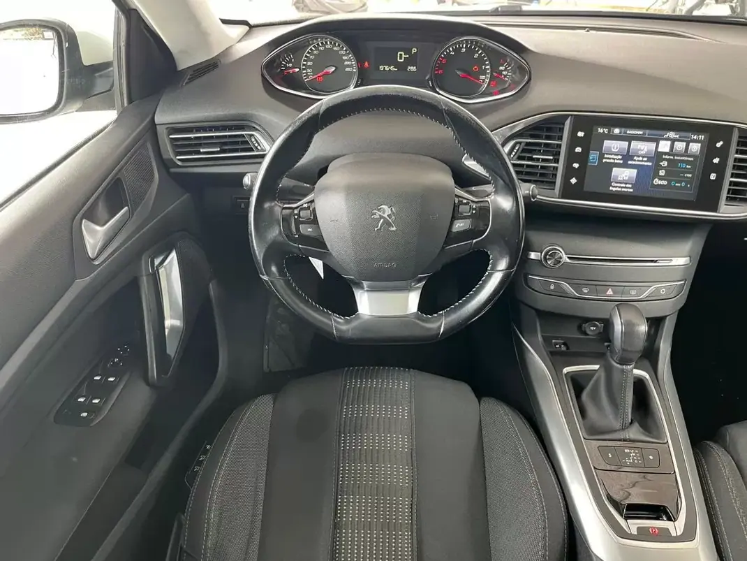 Peugeot 308 SW 2016 - 9990 EUR, 197000 km - AUTO.MOTO.pt - 197000km - foto 8 de 17