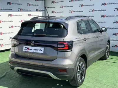 Volkswagen T-Cross 2021 - 17990 EUR, 55000 km - AUTO.MOTO.pt - 55000km - foto 6 de 10