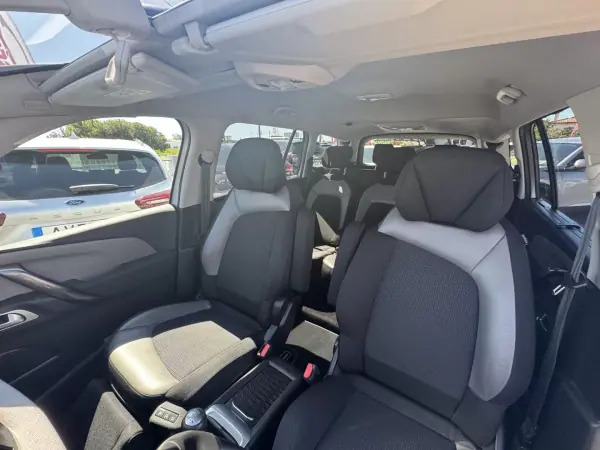 Citroën C4 Picasso 2015 - 14500 EUR, 138345 km - AUTO.MOTO.pt - 138345km - foto 11 de 39