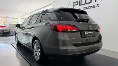 Opel Astra Sports Tourer 2019 - 10750 EUR, 156084 km - AUTO.MOTO.pt - 156084km - foto 9 de 26