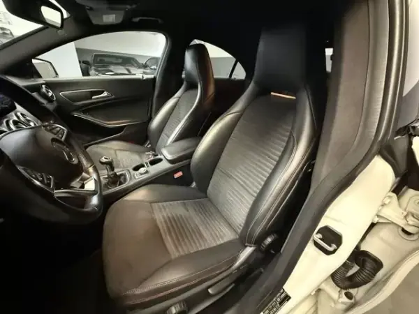 Mercedes-Benz CLA 200 2015 - 19990 EUR, 201000 km - AUTO.MOTO.pt - 201000km - foto 13 de 13