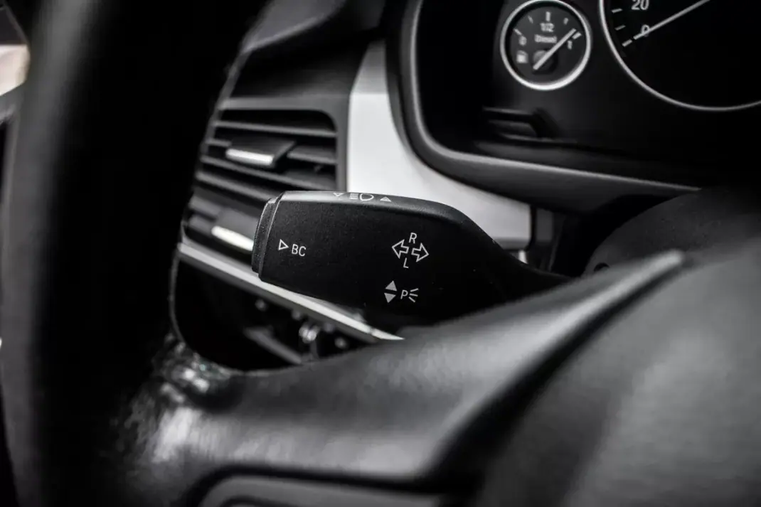 BMW X5 2015 - 27900 EUR, 170106 km - AUTO.MOTO.pt - 170106km - foto 16 de 44