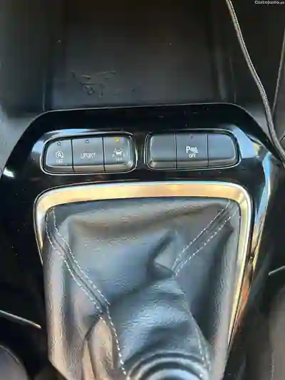 Opel Corsa 2021 - 13900 EUR, 90000 km - AUTO.MOTO.pt - 90000km - foto 3 de 8