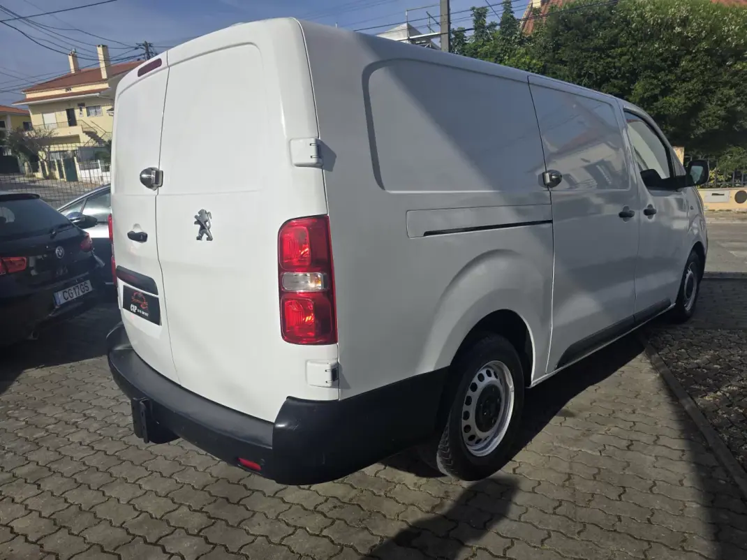 Peugeot 2022 - 17500 EUR, 175000 km - AUTO.MOTO.pt - 175000km - foto 1 de 15