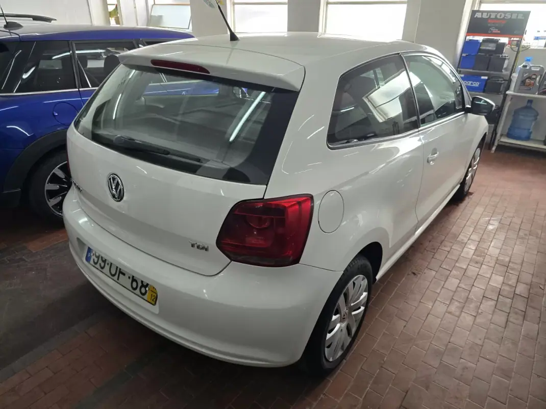 VW Polo 1.2 TDi Van 2013 - 5750 EUR, 269000 km - AUTO.MOTO.pt - 269000km - foto 4 de 17
