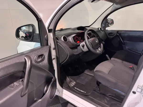 Renault KANGOO MAXI 1.5 DCI BUSINESS S/S 2020 - 13750 EUR, 151000 km - AUTO.MOTO.pt - 151000km - foto 26 de 33