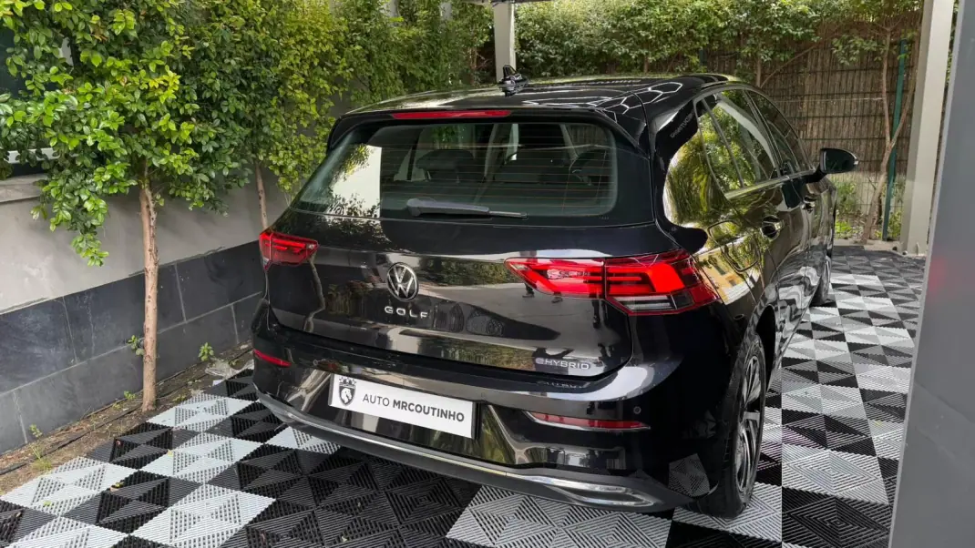 Volkswagen Golf 2021 - 21500 EUR, 96839 km - AUTO.MOTO.pt - 96839km - foto 7 de 38