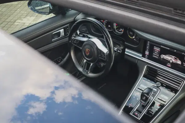 Porsche Panamera Sport Turismo 2019 - 67480 EUR, 97640 km - AUTO.MOTO.pt - 97640km - foto 2 de 71