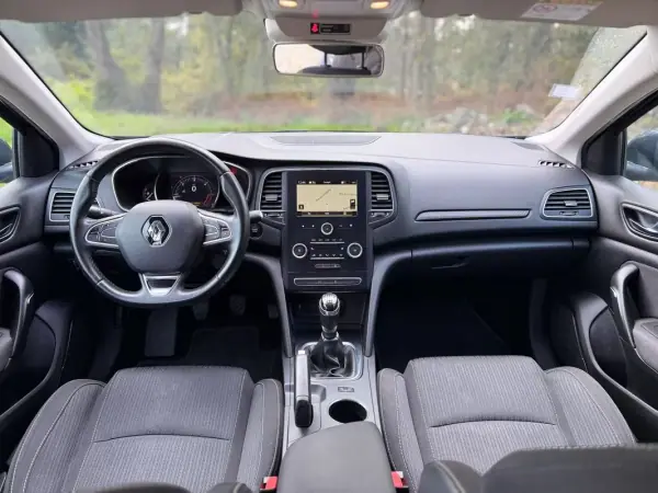 Renault Mégane 2019 - 15990 EUR, 167000 km - AUTO.MOTO.pt - 167000km - foto 12 de 21