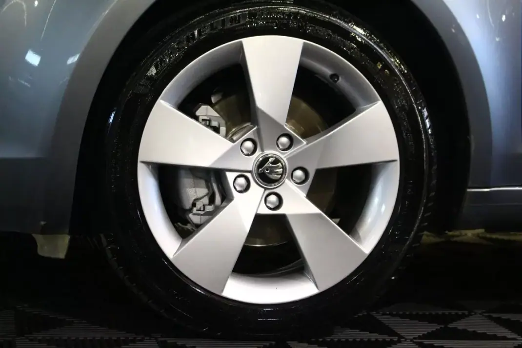 Skoda Octavia 2013 - 12740 EUR, 137350 km - 137350km - foto 20 de 26