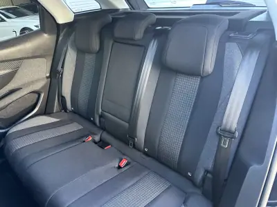 Peugeot 3008 2019 - 14900 EUR, 190000 km - 190000km - foto 27 de 64