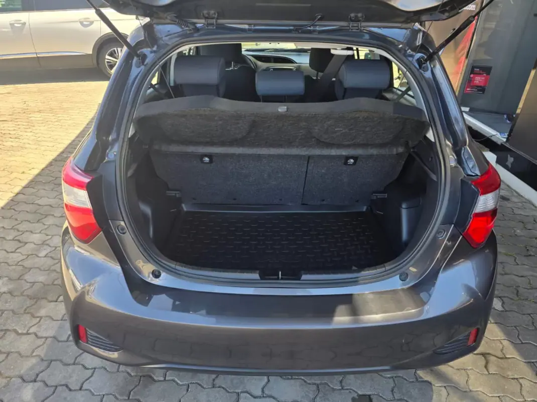 Toyota Yaris 2020 - 12900 EUR, 127000 km - 127000km - foto 11 de 17
