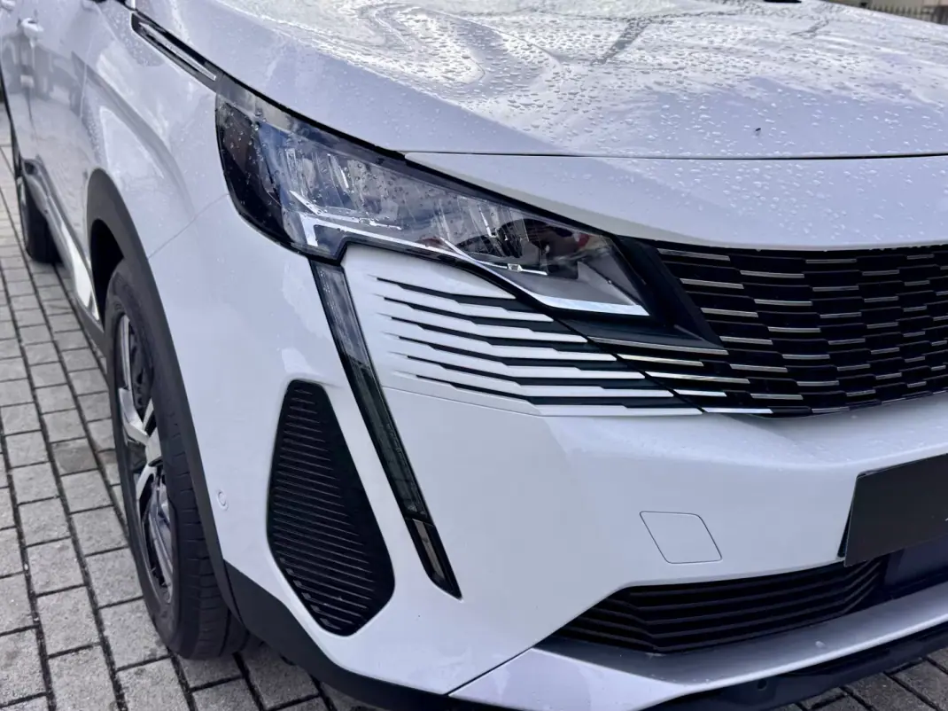 Peugeot 5008 2021 - 23990 EUR, 103000 km - AUTO.MOTO.pt - 103000km - foto 6 de 22