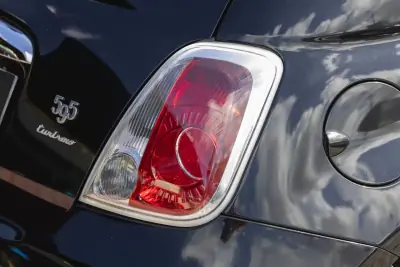 Fiat 500C 2012 - 12900 EUR, 136580 km - 136580km - foto 42 de 48