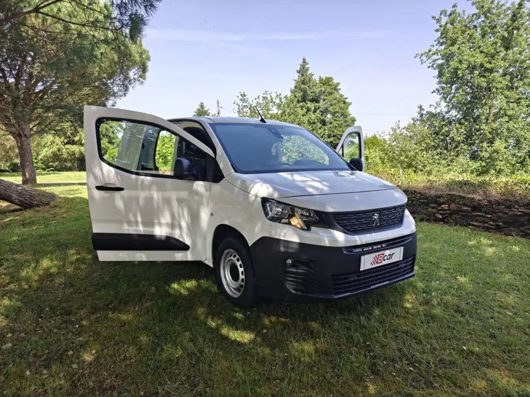 Peugeot PARTNER GIRAFON 2021 - 12900 EUR, 104300 km - AUTO.MOTO.pt - 104300km - foto 17 de 31