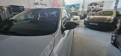 Volkswagen Jetta 2017 - 8990 EUR, 260000 km - AUTO.MOTO.pt - 260000km - foto 31 de 56