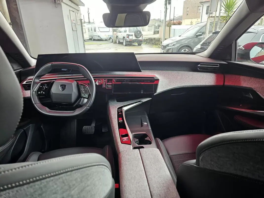 Peugeot 3008 2024 - 29999 EUR, 25000 km - AUTO.MOTO.pt - 25000km - foto 11 de 16