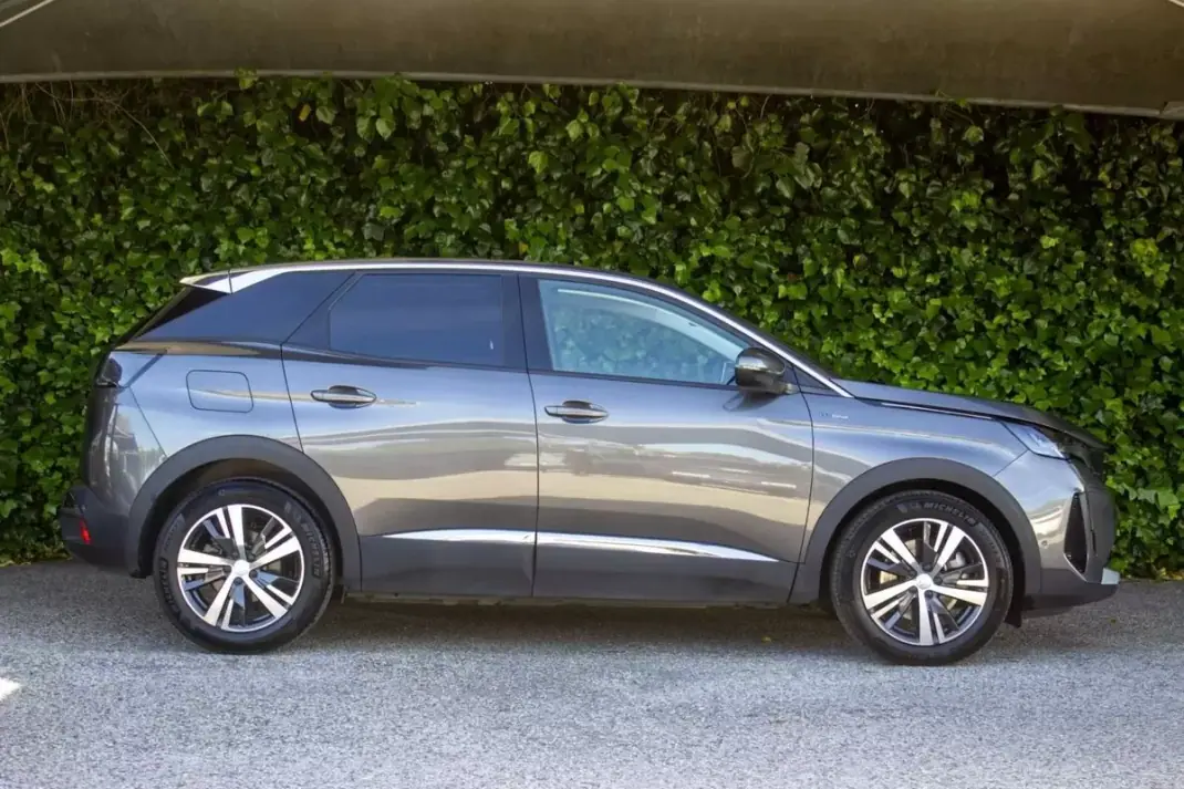 Peugeot 3008 2021 - 23500 EUR, 125000 km - AUTO.MOTO.pt - 125000km - foto 6 de 17