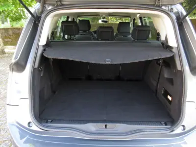 Citroën C4 Grand Picasso 2014 - 11490 EUR, 185000 km - AUTO.MOTO.pt - 185000km - foto 28 de 60