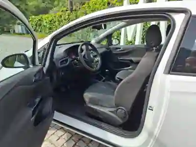 Opel CORSA VAN 1.3 CDTI 2015 - 3250 EUR, 280000 km - AUTO.MOTO.pt - 280000km - foto 10 de 11