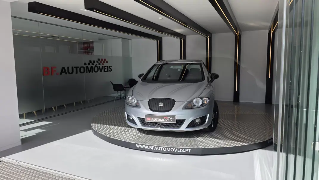 SEAT Leon 2011 - 8900 EUR, 188295 km - AUTO.MOTO.pt - 188295km - foto 12 de 52