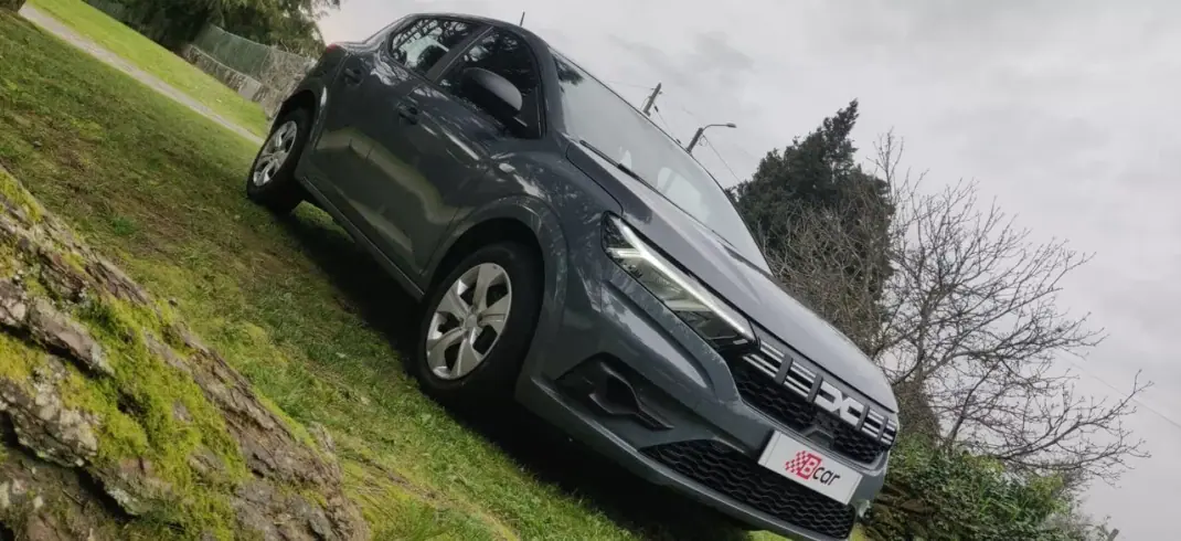 Dacia Sandero 2025 - 16990 EUR, 2000 km - AUTO.MOTO.pt - 2000km - foto 1 de 39