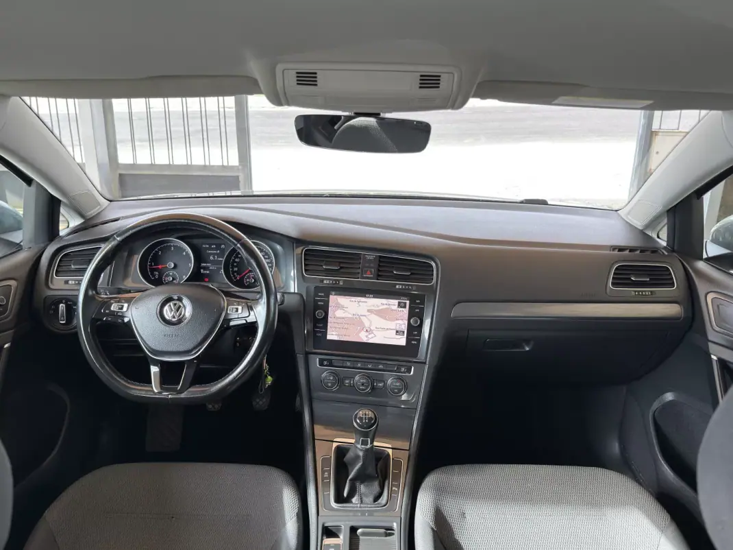Volkswagen Golf 2017 - 15950 EUR, 151736 km - 151736km - foto 26 de 34