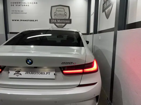 BMW 330 2020 - 36900 EUR, 64000 km - AUTO.MOTO.pt - 64000km - foto 8 de 51