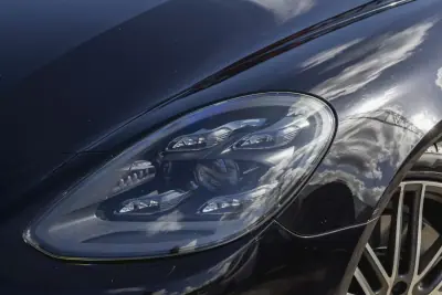 Porsche Panamera 2019 - 61900 EUR, 108300 km - 108300km - foto 11 de 46