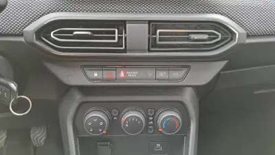 Dacia Sandero 2021 - 12900 EUR, 82644 km - AUTO.MOTO.pt - 82644km - foto 23 de 29