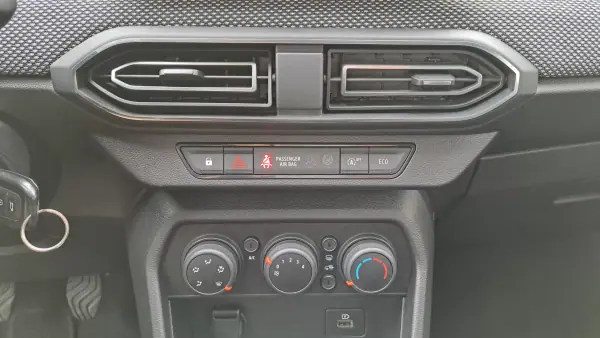Dacia Sandero 2021 - 12900 EUR, 82644 km - AUTO.MOTO.pt - 82644km - foto 23 de 29