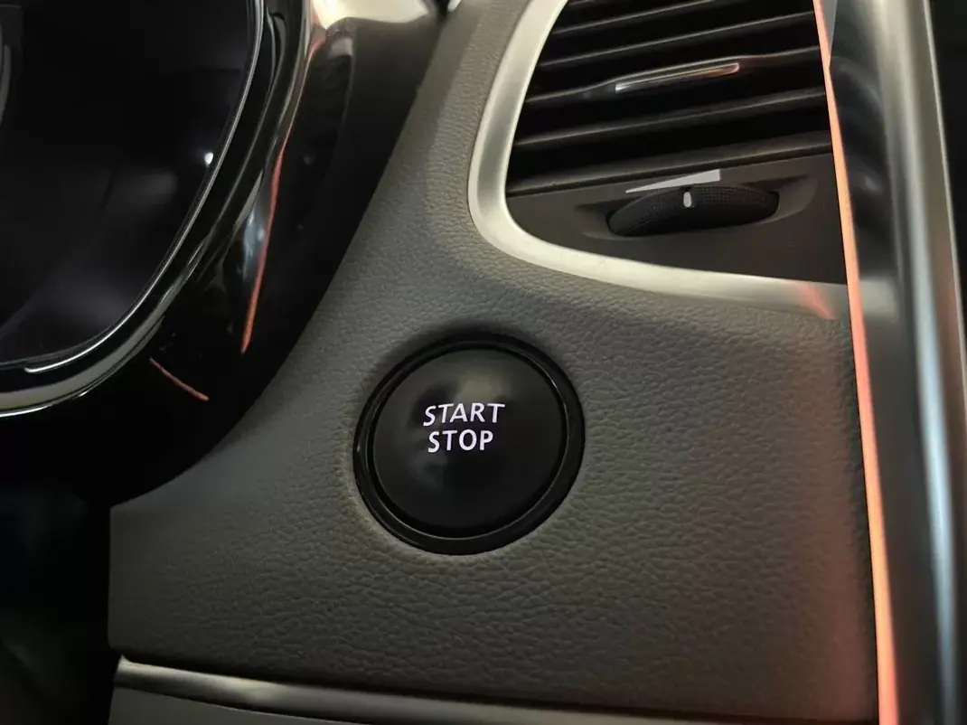 Renault Espace 2019 - 20750 EUR, 179000 km - AUTO.MOTO.pt - 179000km - foto 33 de 41