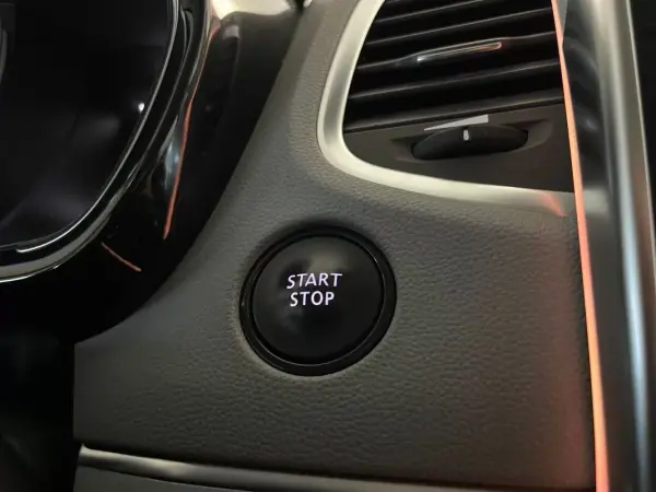 Renault Espace 2019 - 20750 EUR, 179000 km - AUTO.MOTO.pt - 179000km - foto 33 de 41